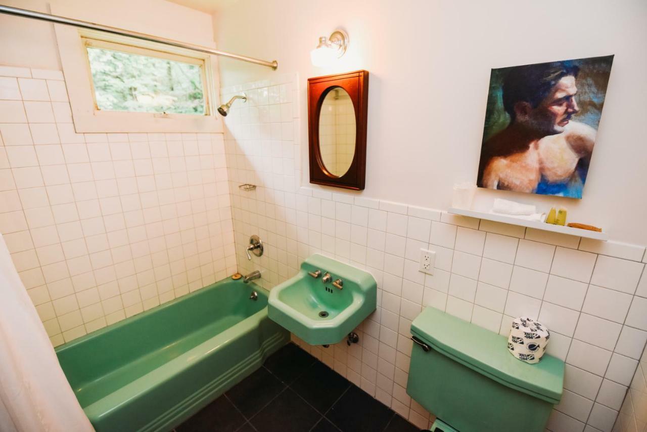 Rainbow Mountain Resort - Lgbtq Friendly イースト・ストラウズバーグ エクステリア 写真